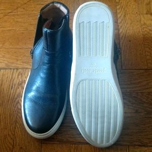 Gentle souls by Kenneth Cole